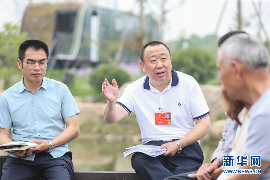 （新華全媒頭條·兩會(huì)精神看落實(shí)·圖文互動(dòng)）（2）整體謀劃、系統(tǒng)升級(jí)、全面提升——落實(shí)全國(guó)兩會(huì)精神織牢織密公共衛(wèi)生防護(hù)網(wǎng)